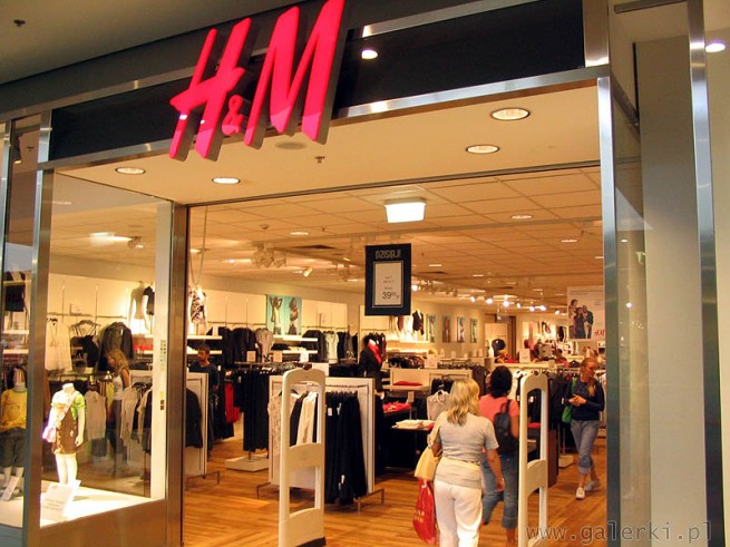 H&M czyli Hennes & Mauritz. Marka dostępna w Polsce od około 4 lat. Pierwszy ...