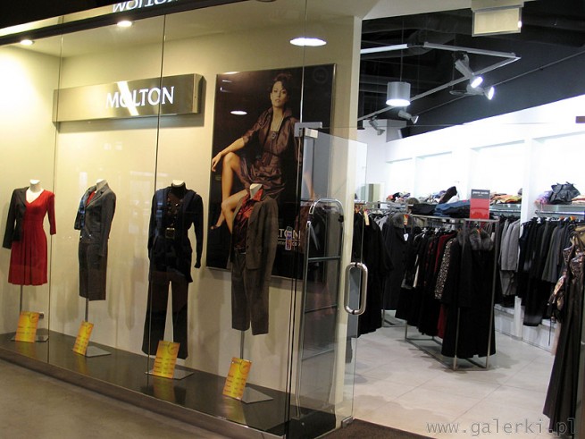Molton to polska marka produkująca odzież damską. Kolekcje tworzone są zgodnie ...