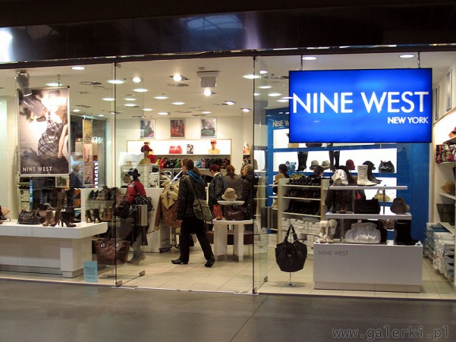 Nine West amerykańska firma z Nowego Yorku specjalizująca się w sprzedaży ekskluzywnego ...