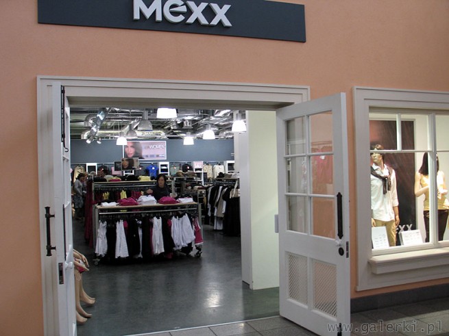 Mexx jest holenderską siecią odzieżową założoną przez Rattana Chadha- biznesmena ...